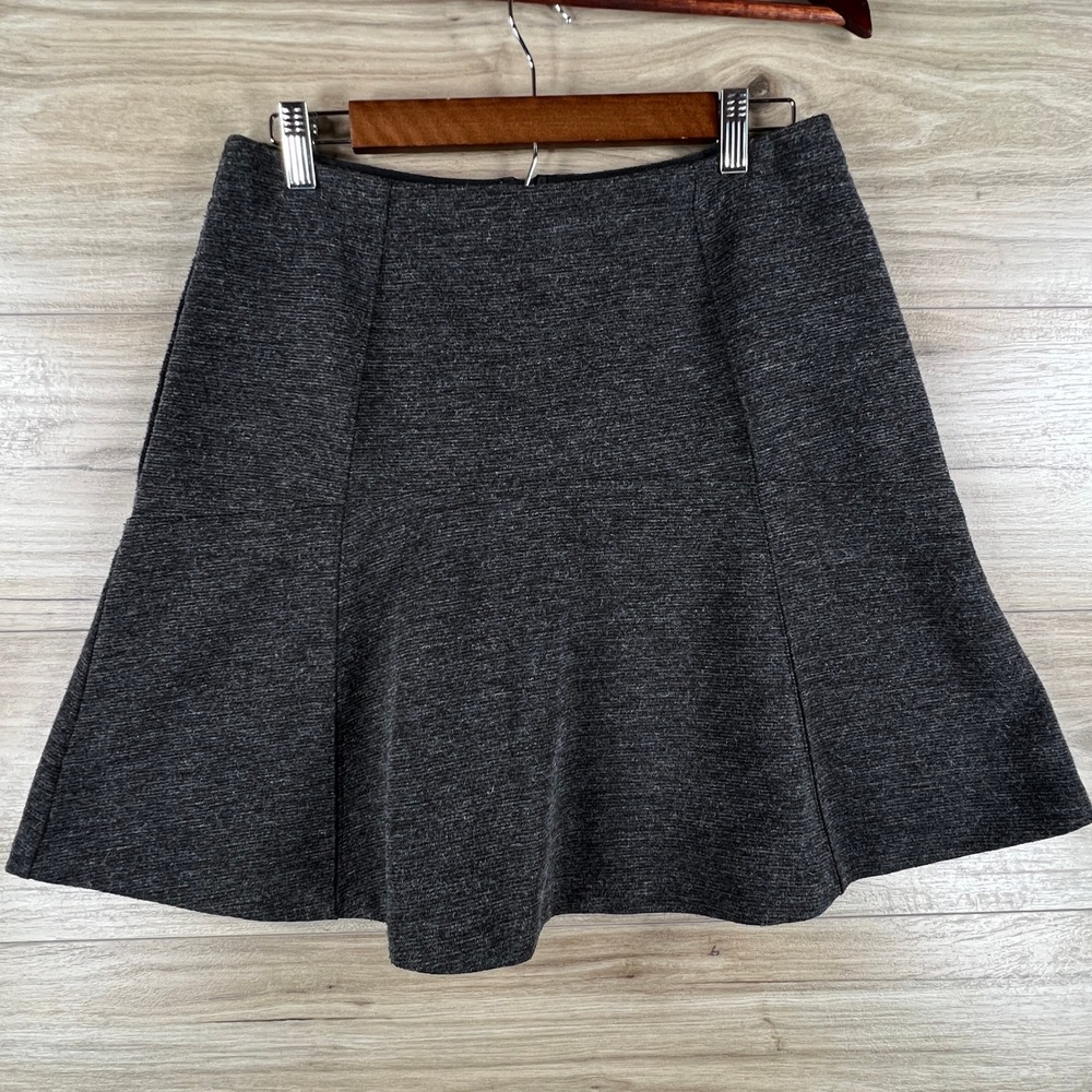 Ann Taylor LOFT Gray Marled Textured Knit Flippy Mini Skirt Size 10 385927